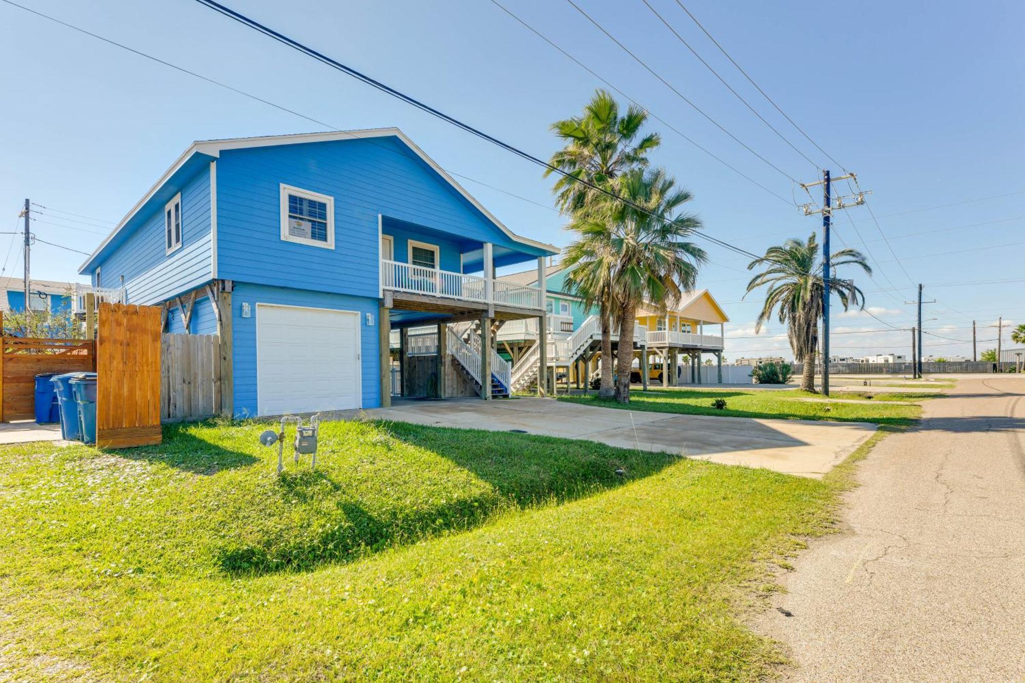 Trendy Port Aransas Home With Private Pool And Deck! Exteriör bild