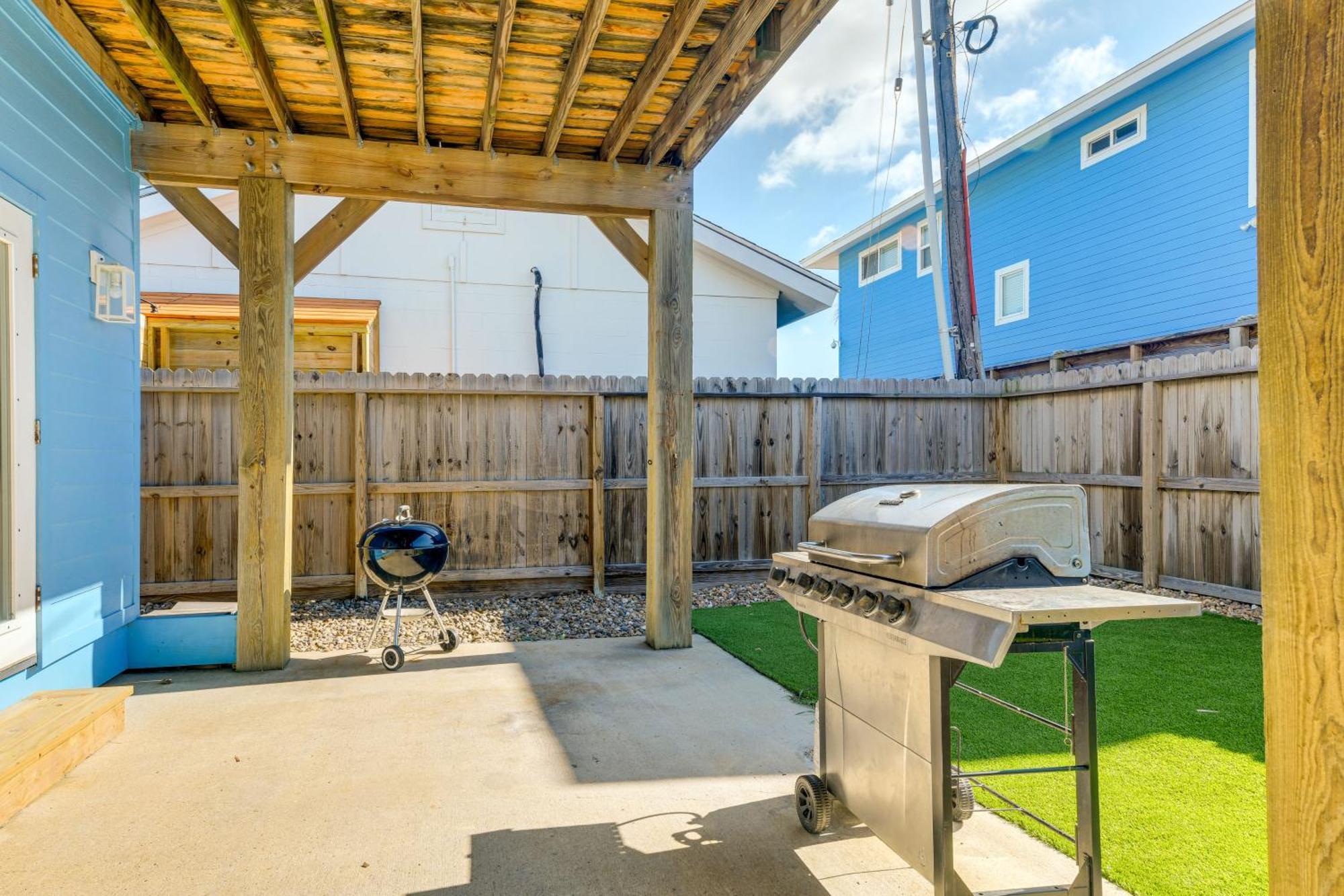 Trendy Port Aransas Home With Private Pool And Deck! Exteriör bild