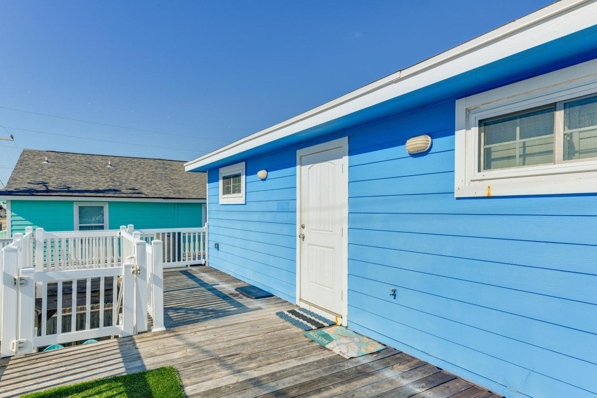 Trendy Port Aransas Home With Private Pool And Deck! Exteriör bild