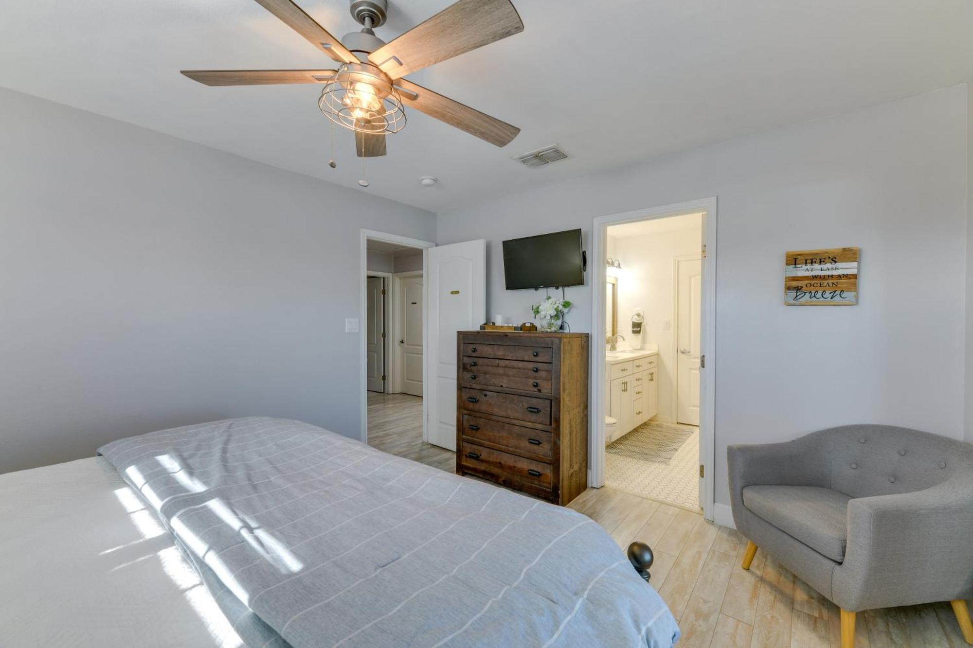 Trendy Port Aransas Home With Private Pool And Deck! Exteriör bild